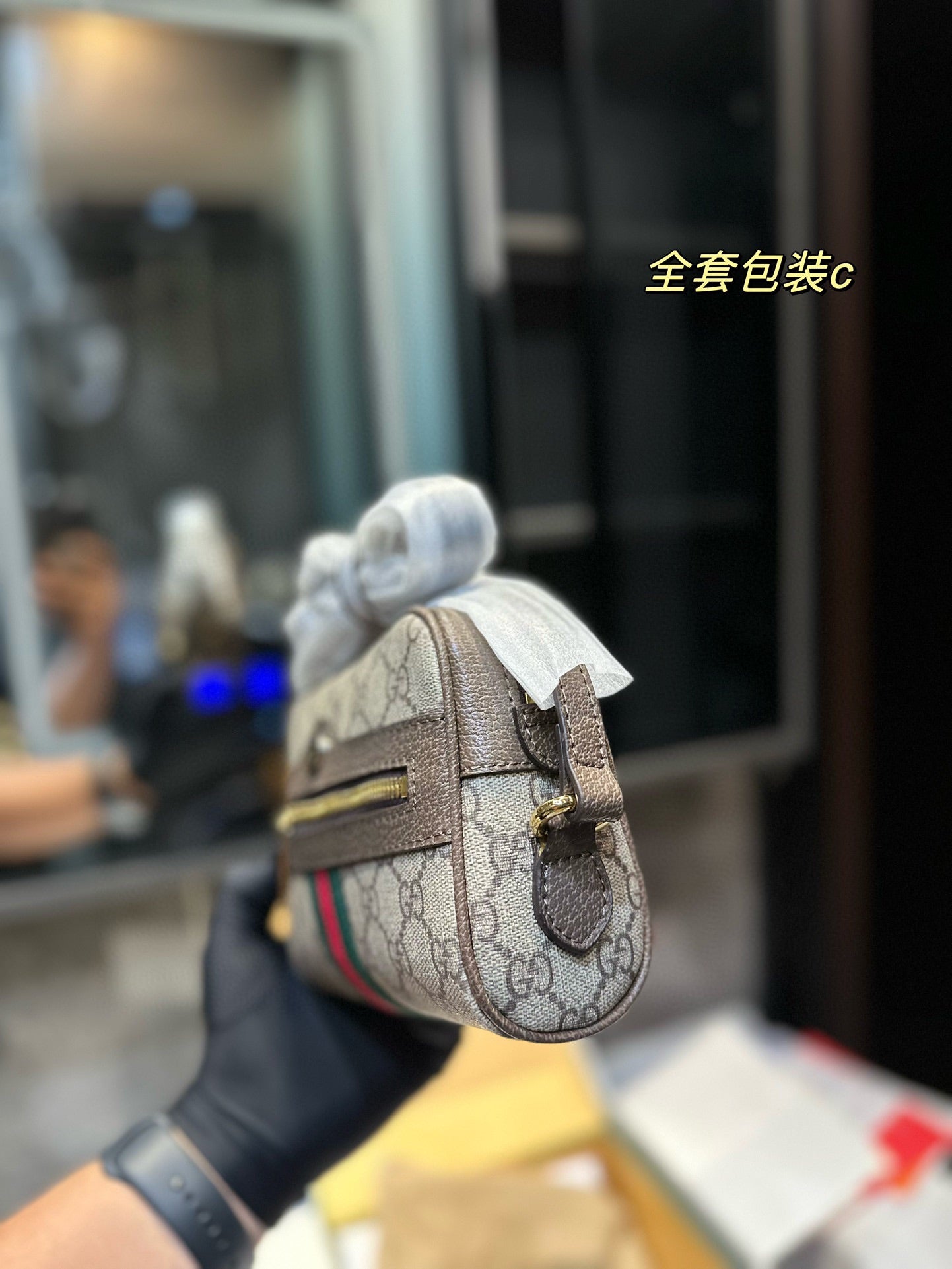 GUCCI-894