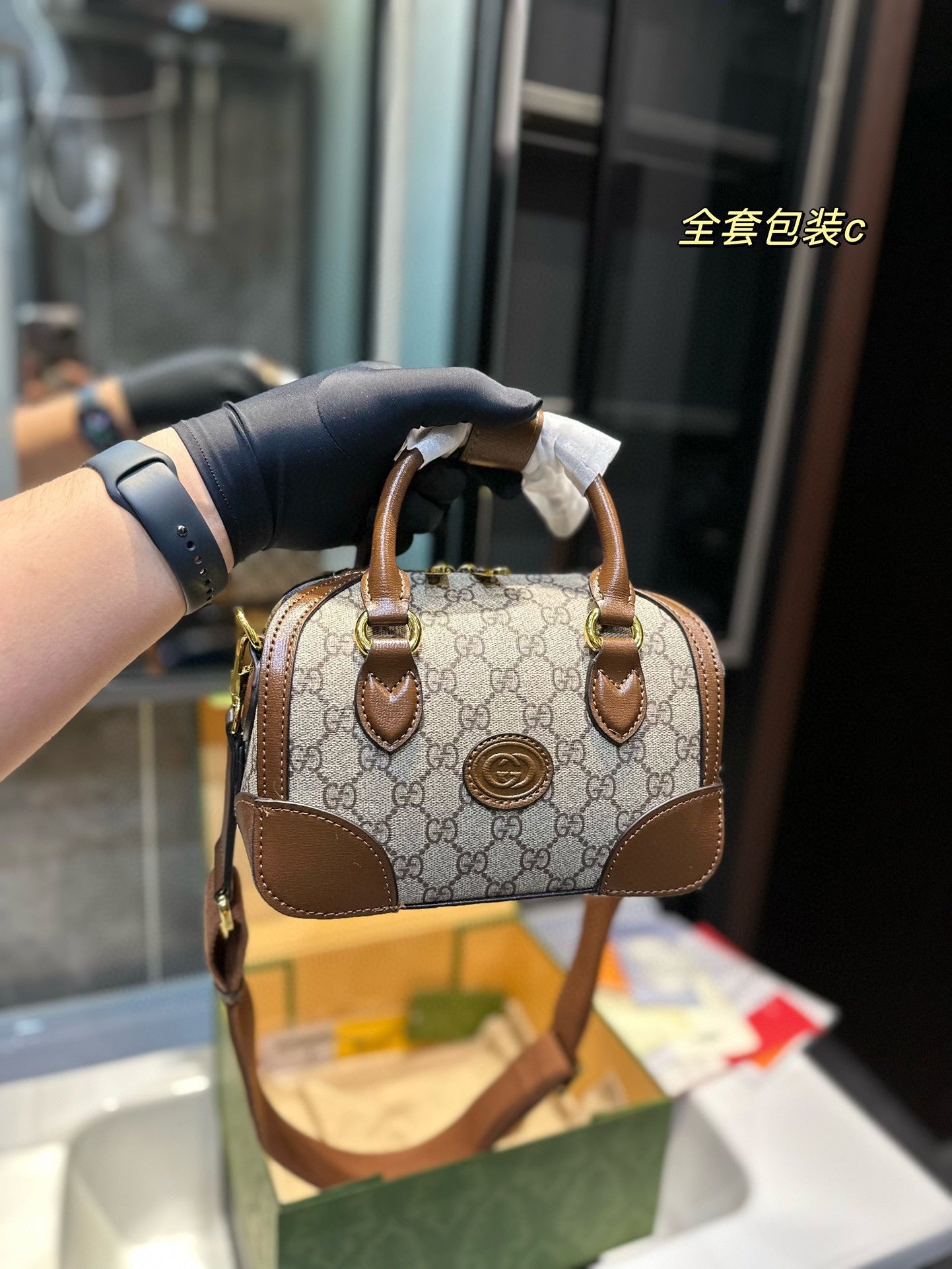 GUCCI-964
