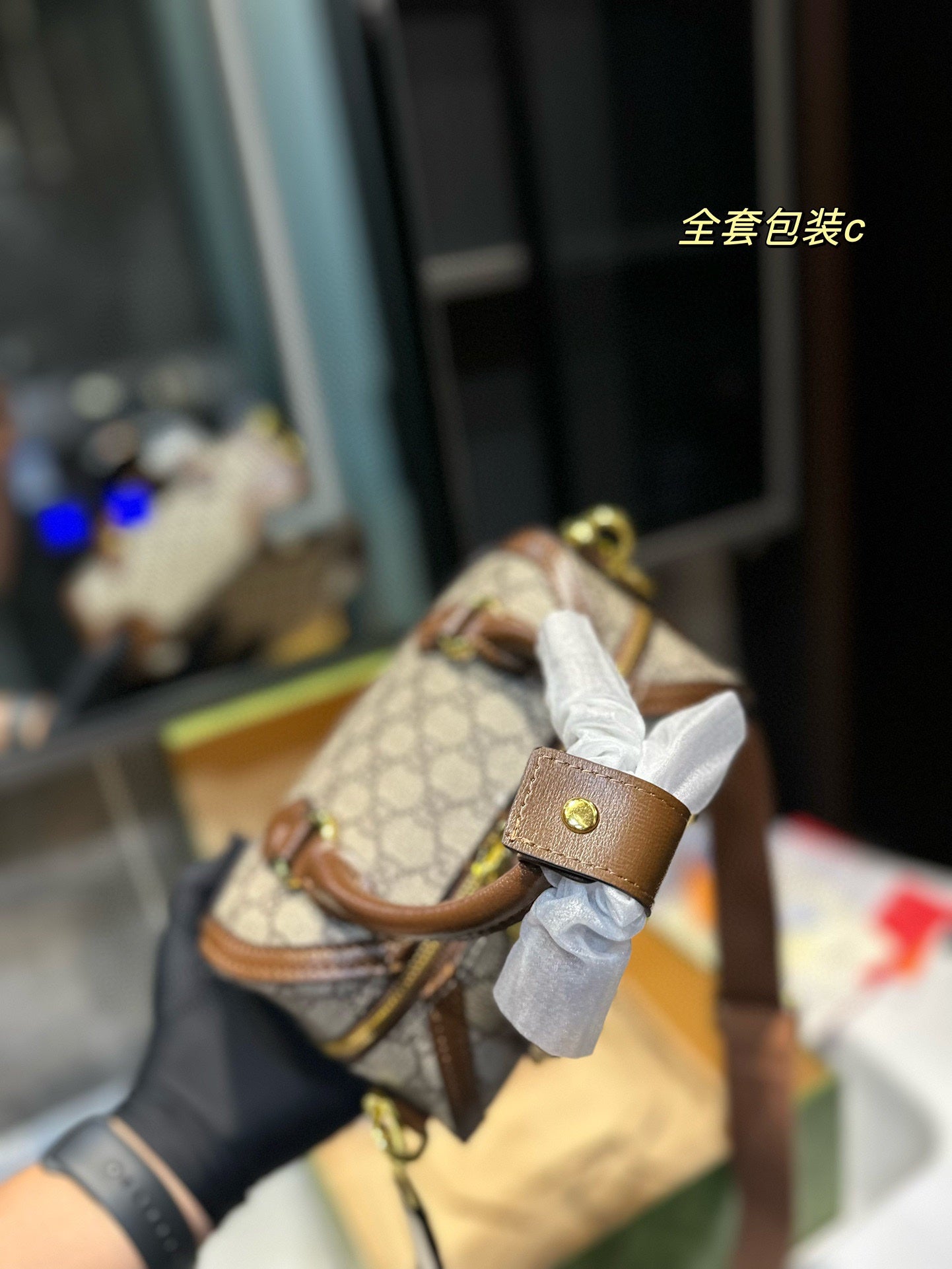 GUCCI-964