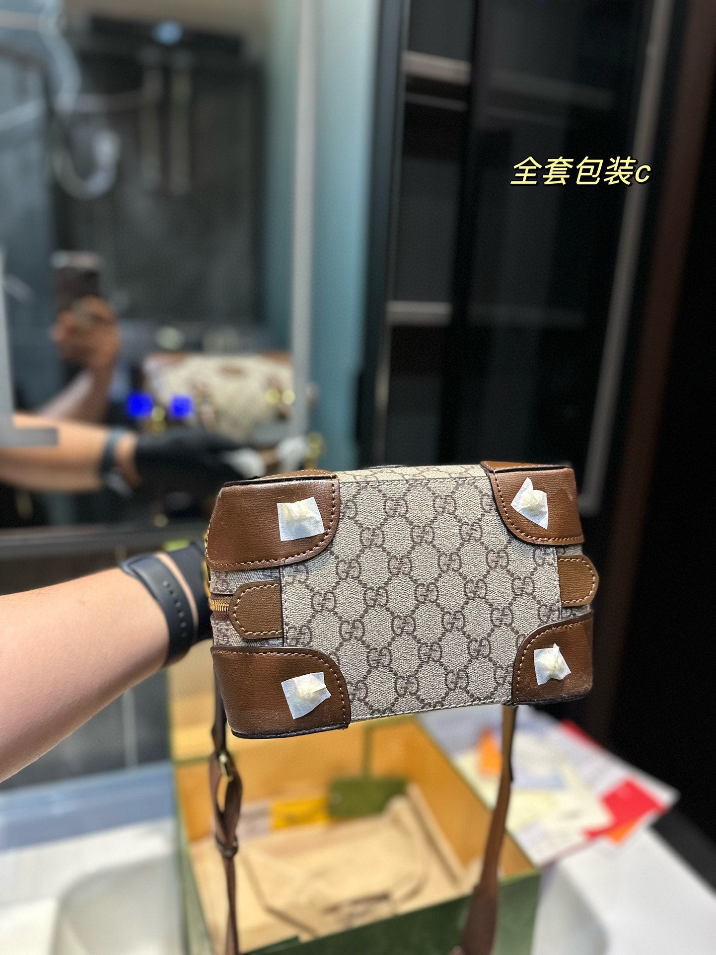 GUCCI-964