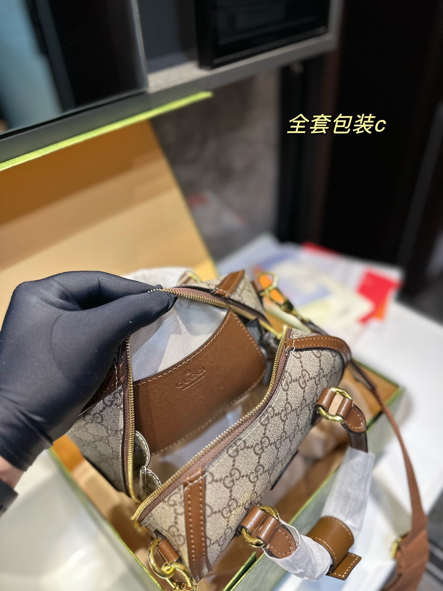 GUCCI-964