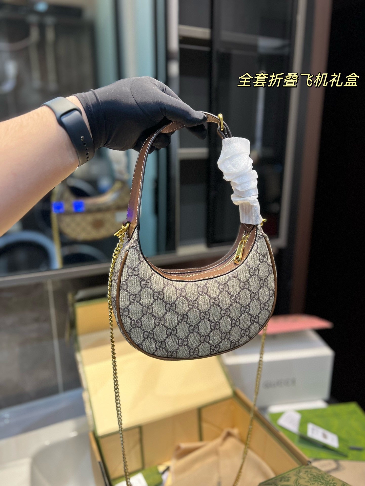 GUCCI-884