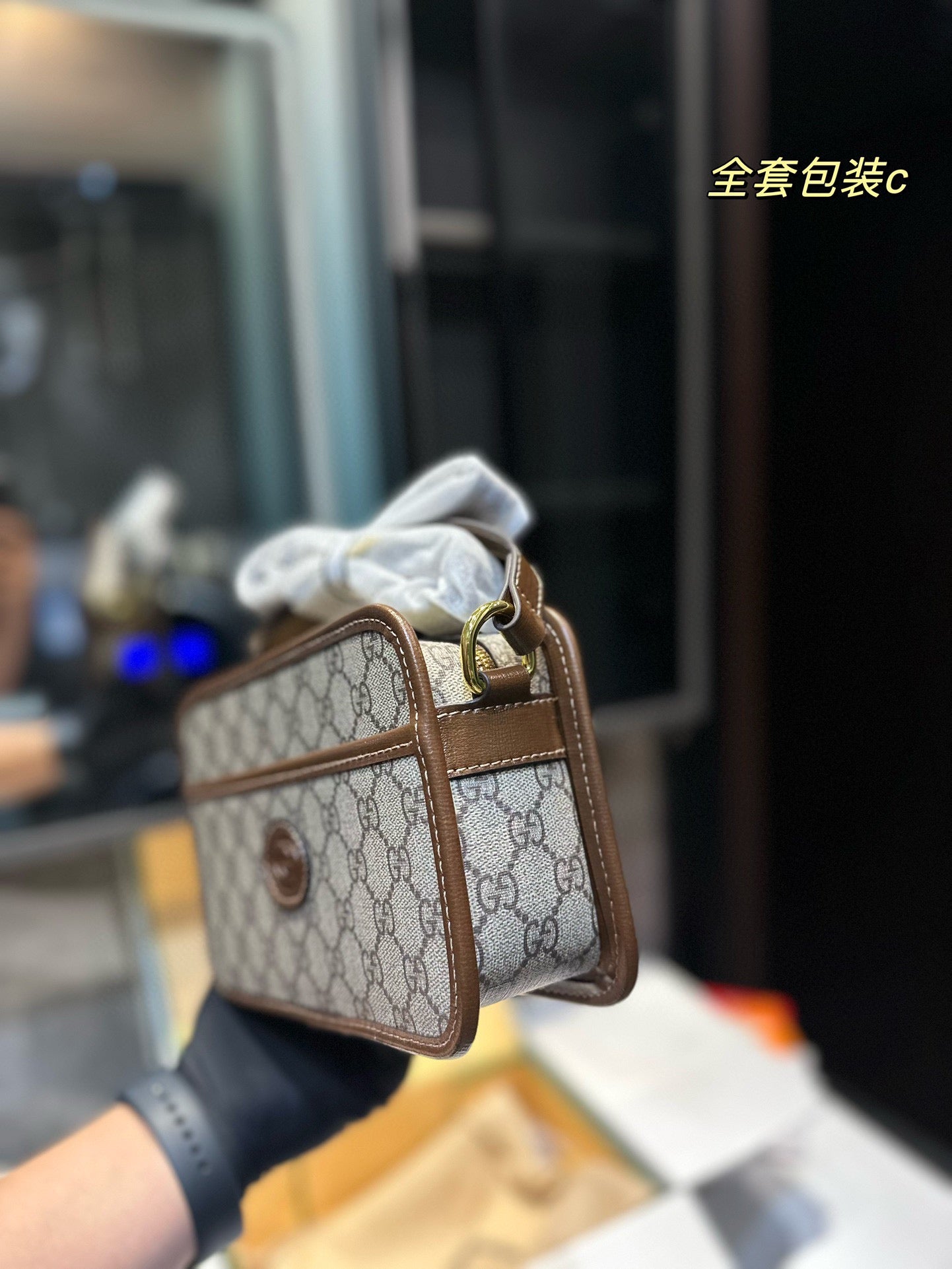GUCCI-904
