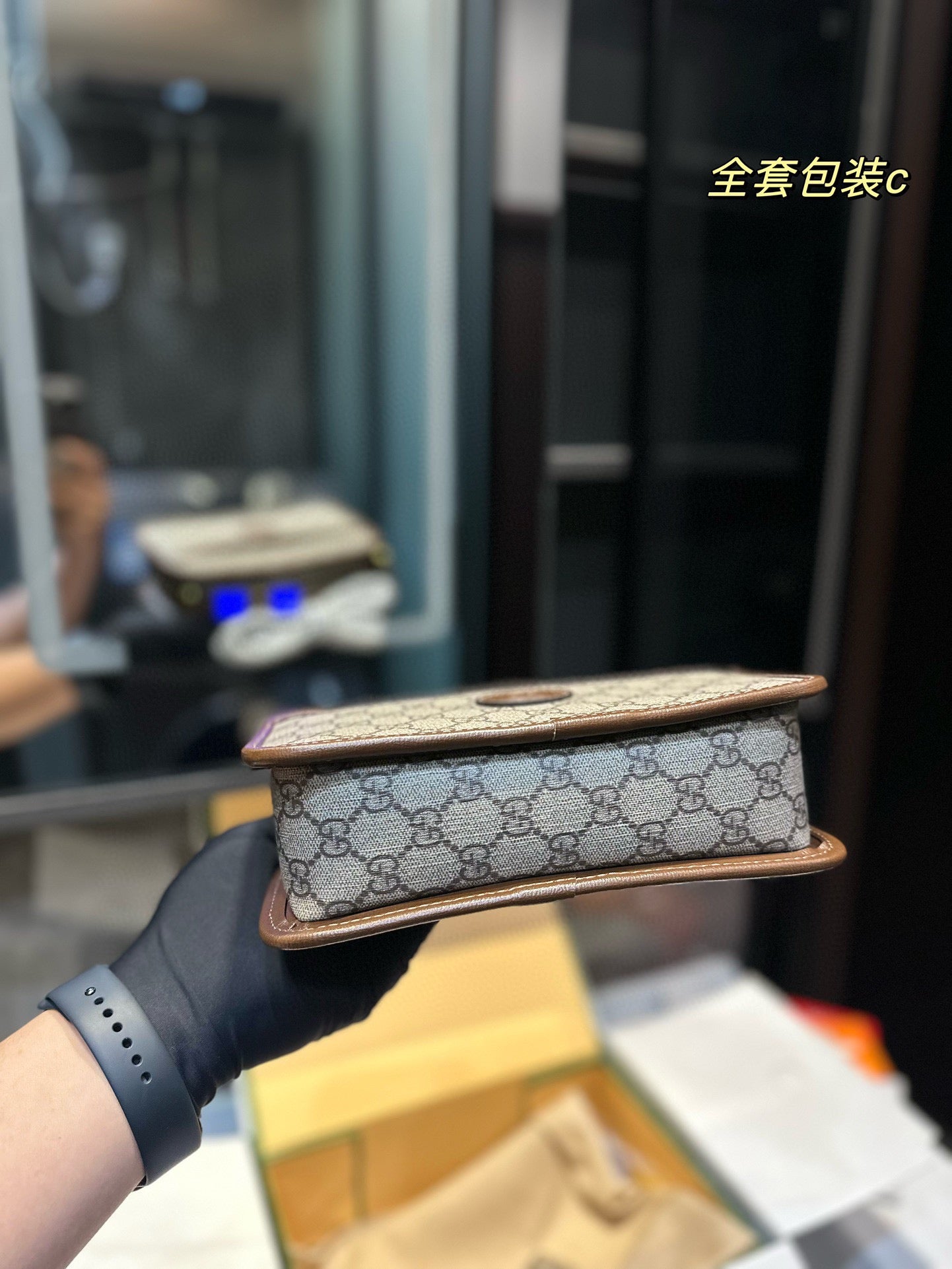 GUCCI-904