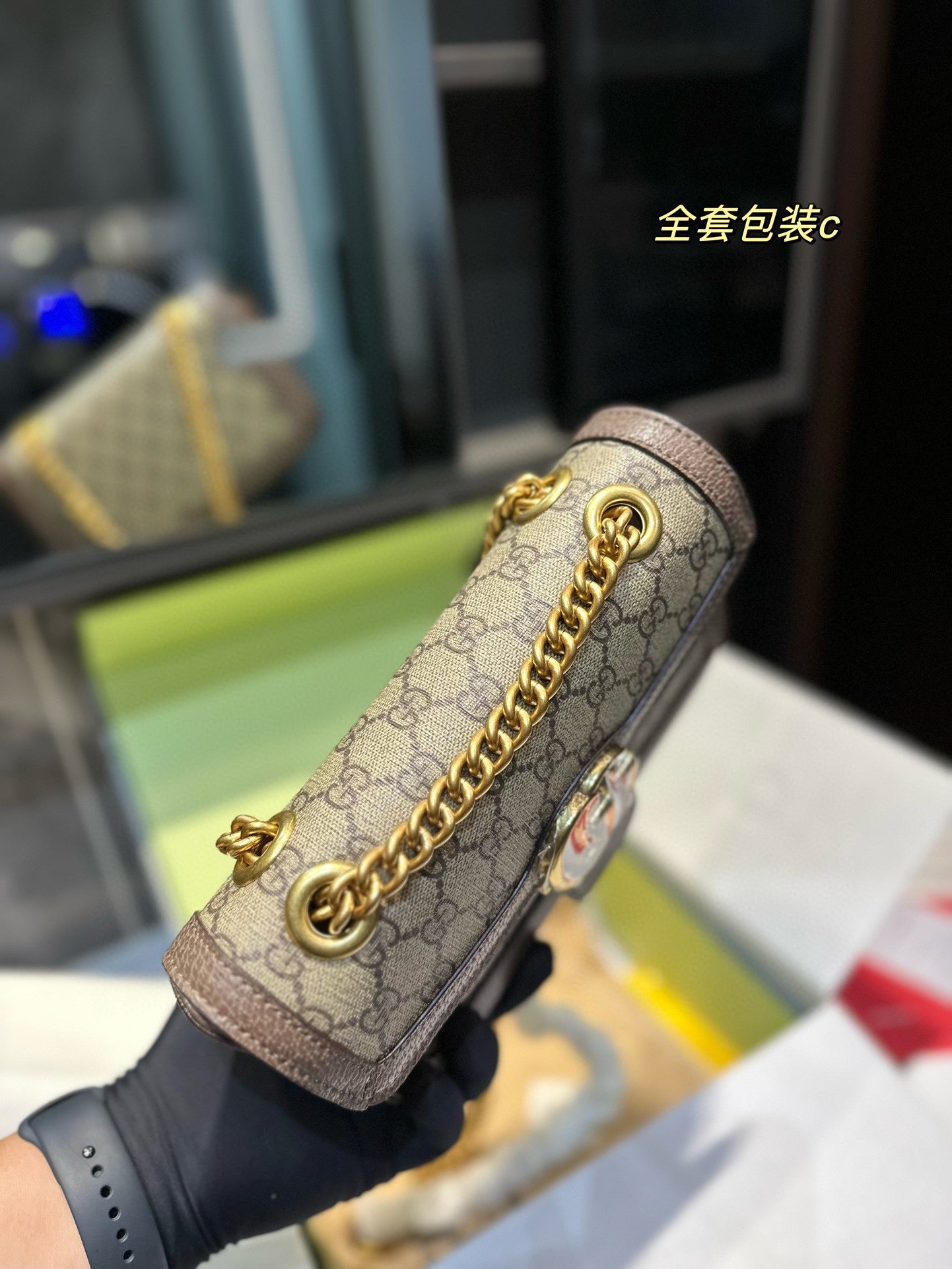 GUCCI-1020