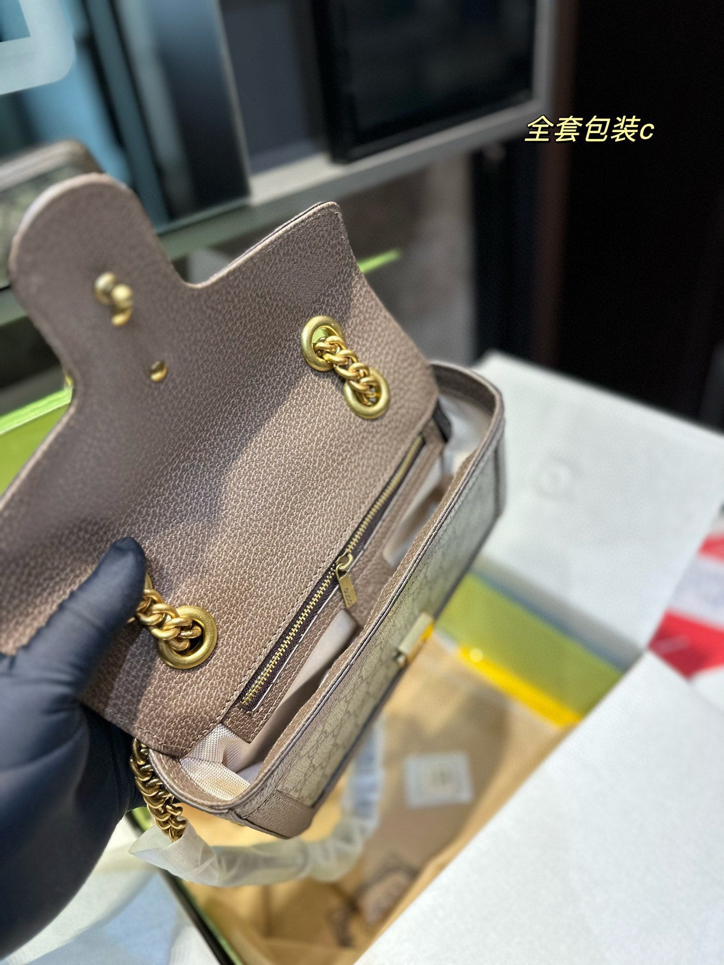 GUCCI-1020