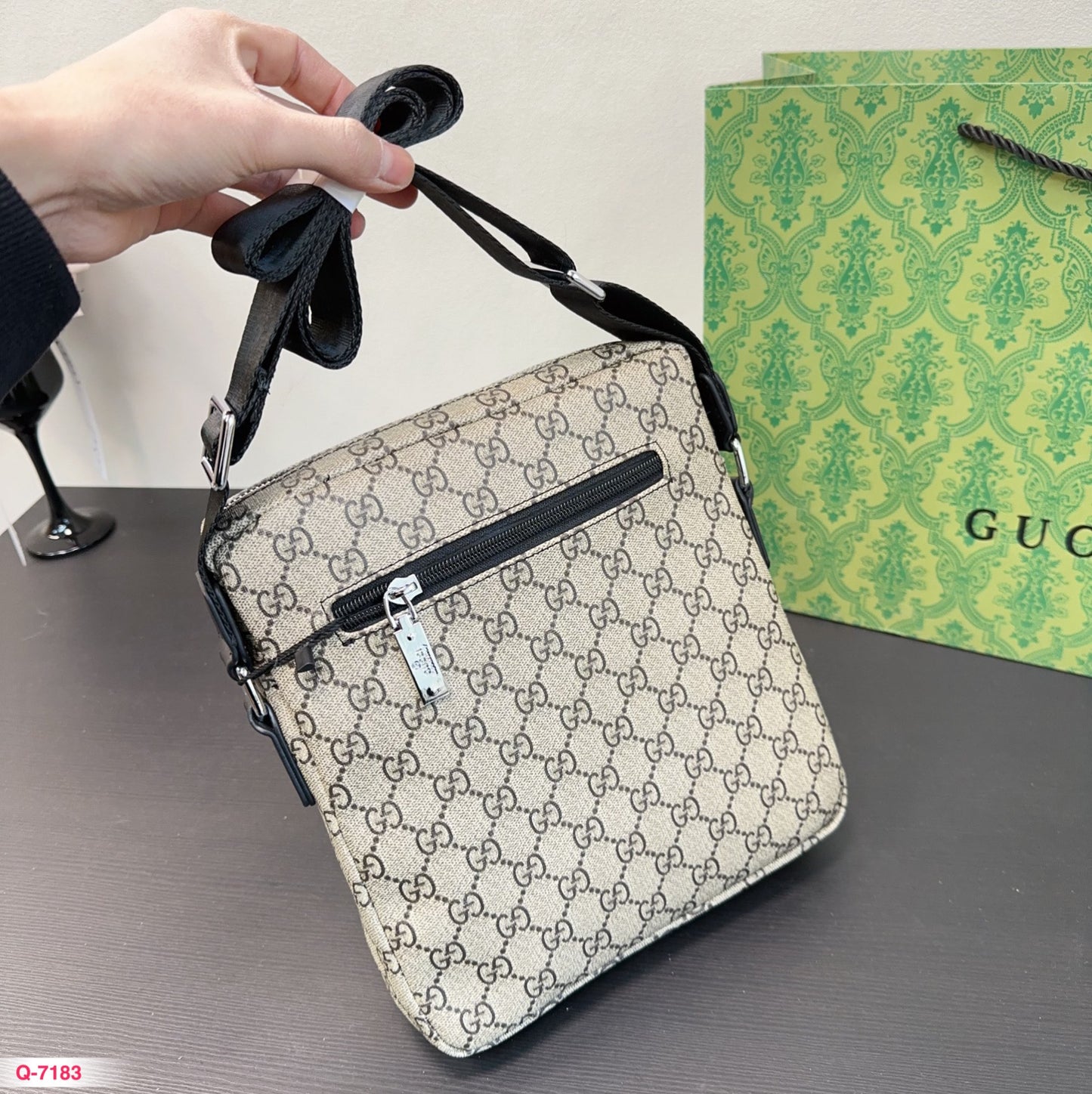 GUCCI-820
