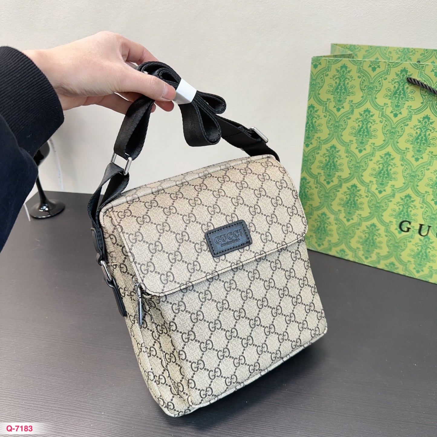 GUCCI-820