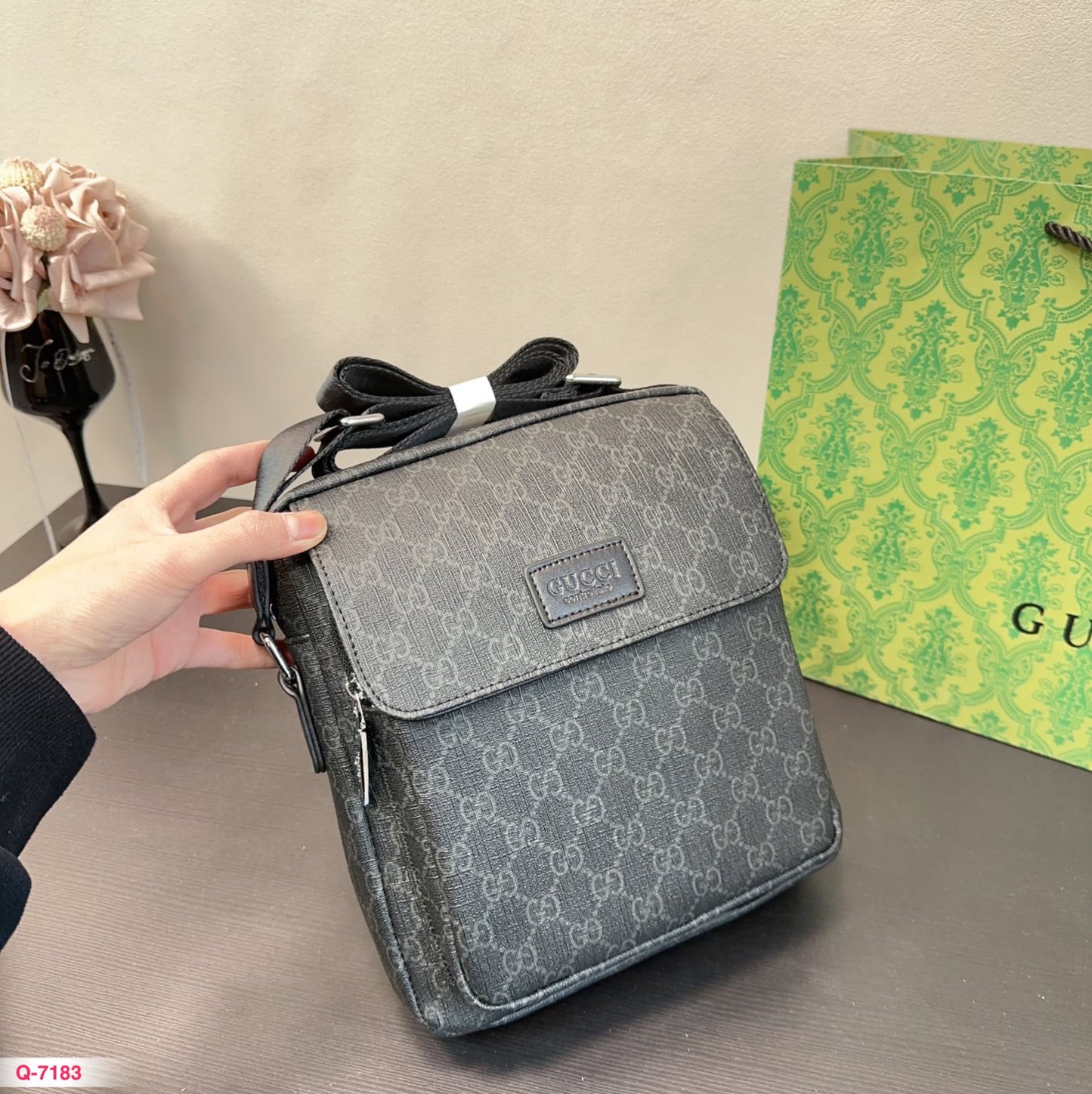 GUCCI-823