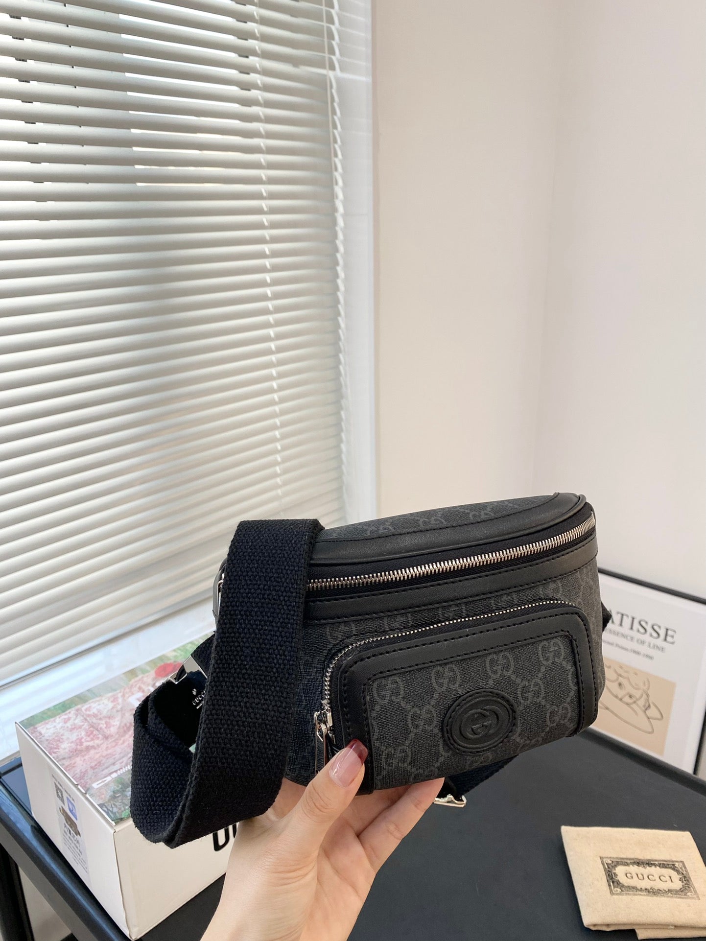 GUCCI-832