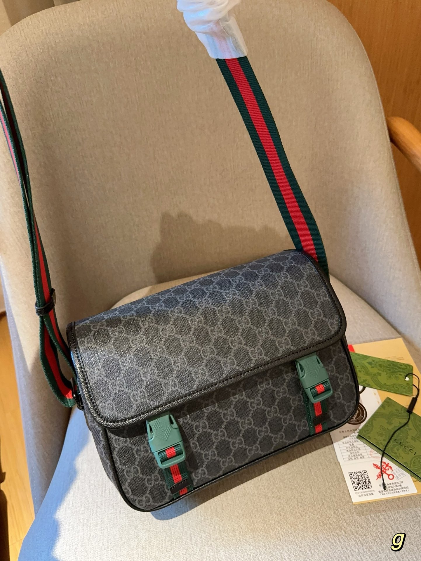 GUCCI-1069