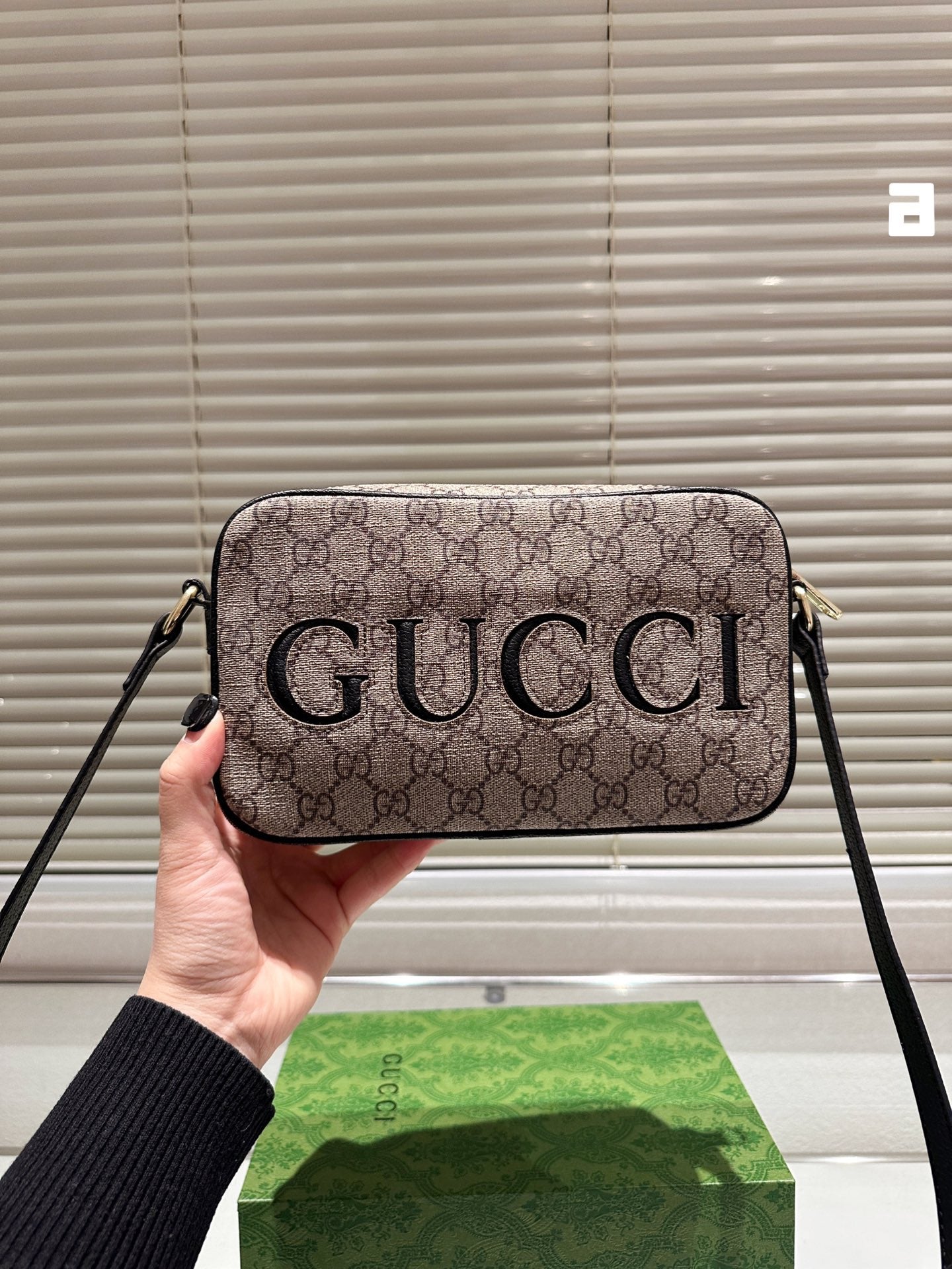 GUCCI-859