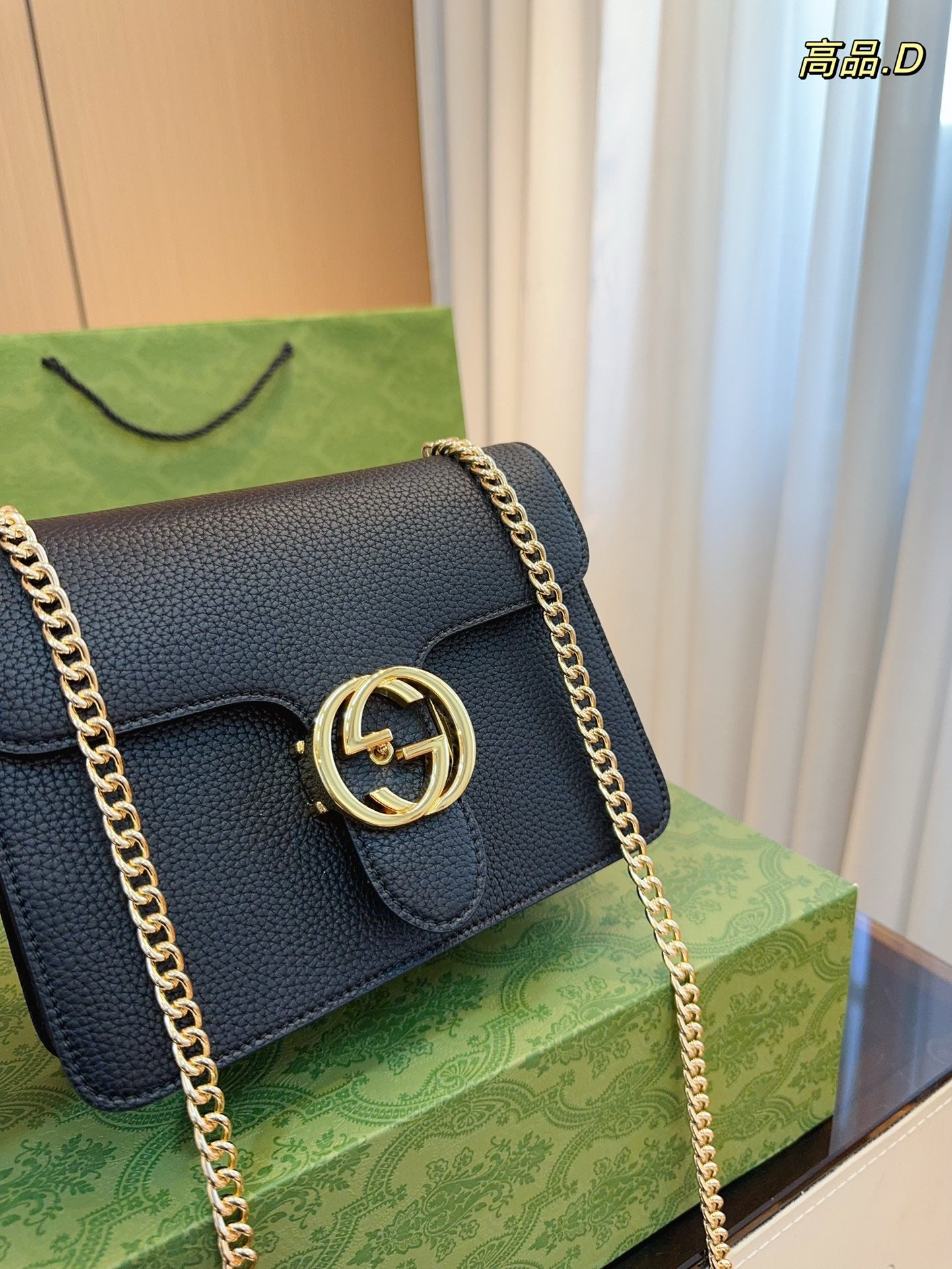 GUCCI-1046