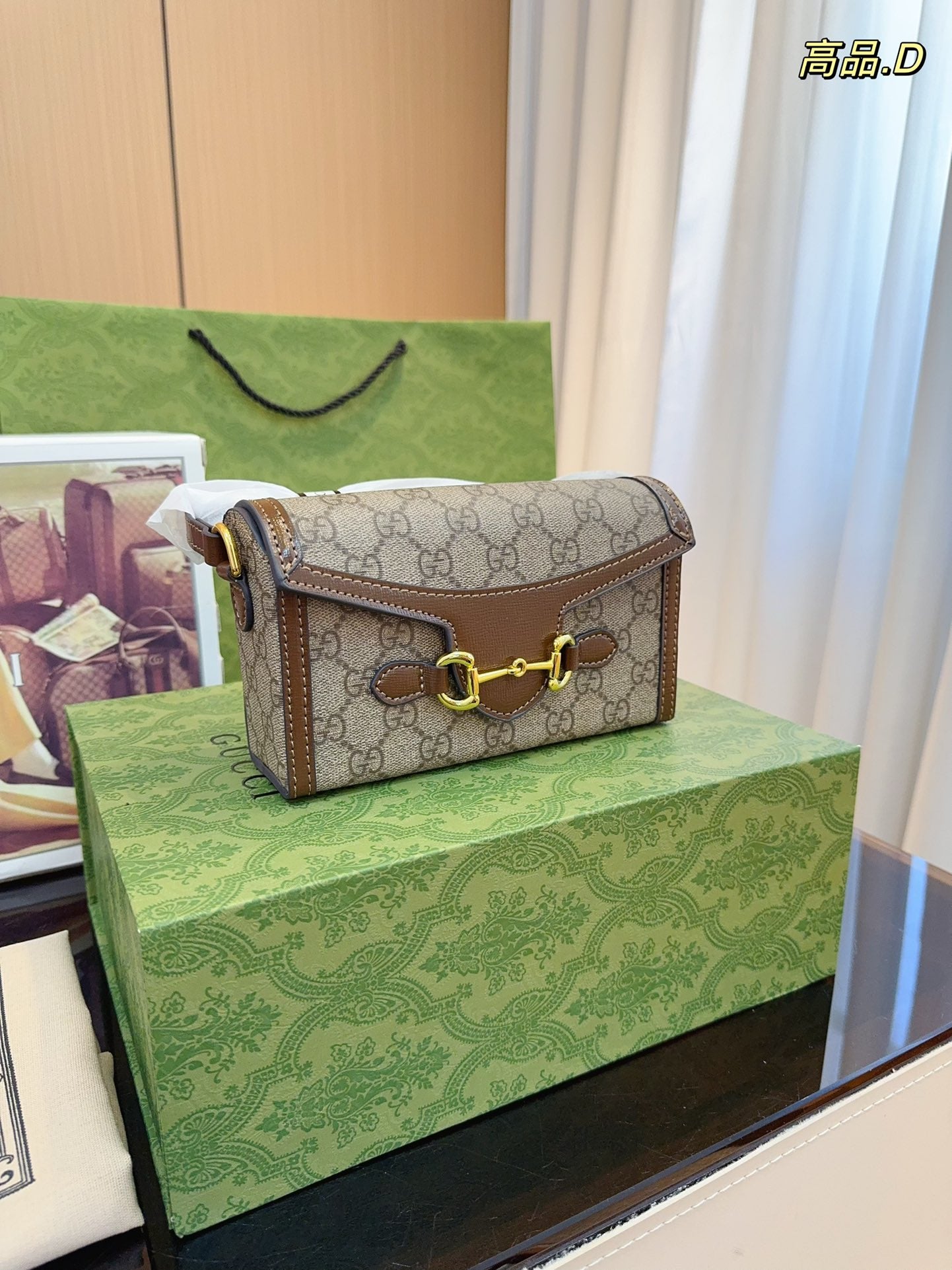 GUCCI-937