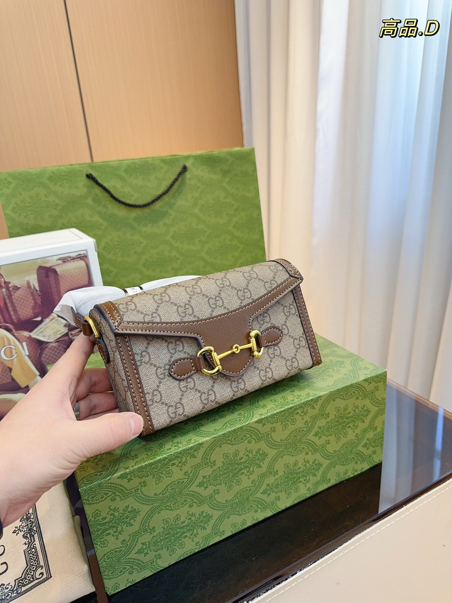 GUCCI-937