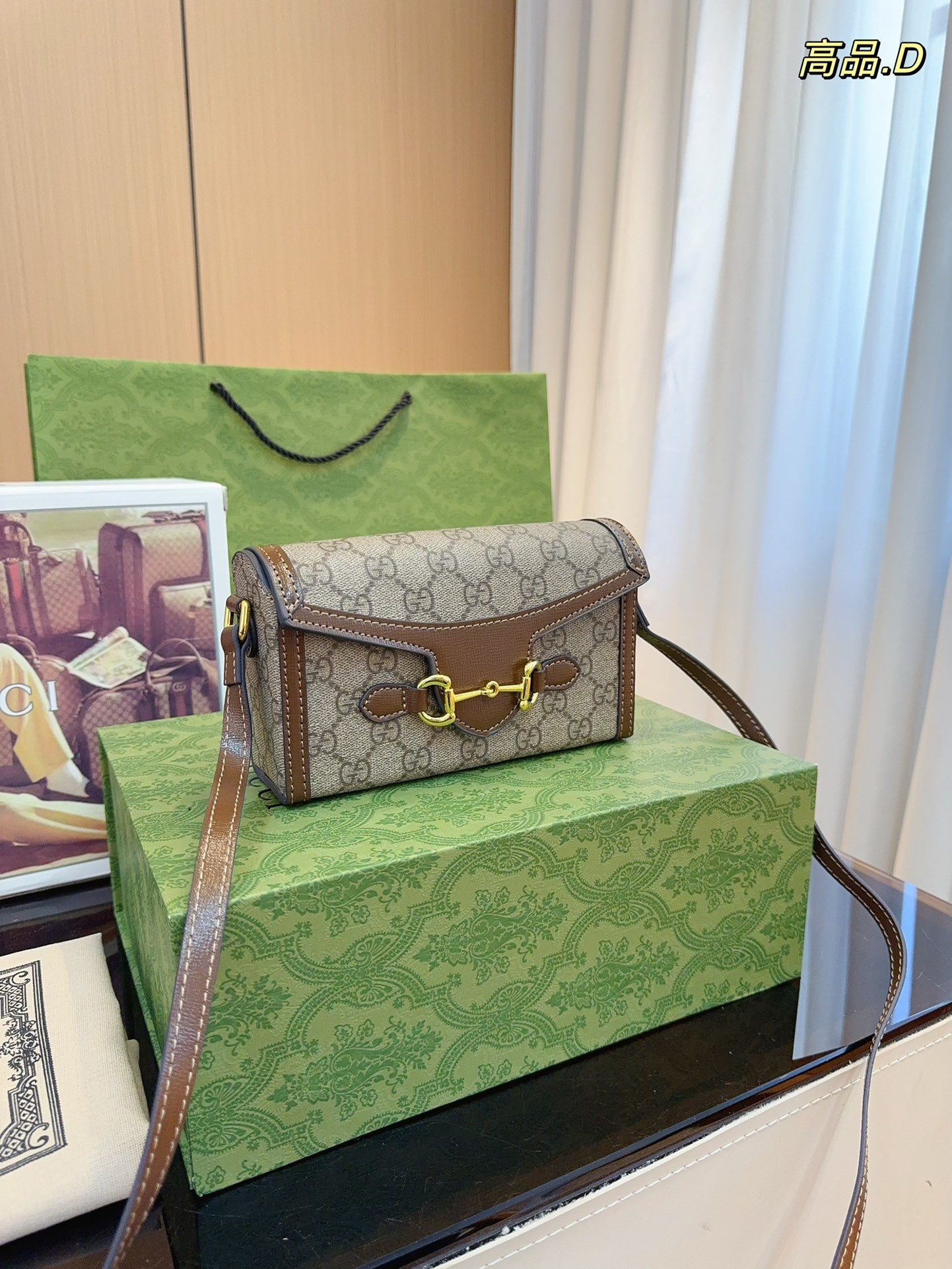 GUCCI-937