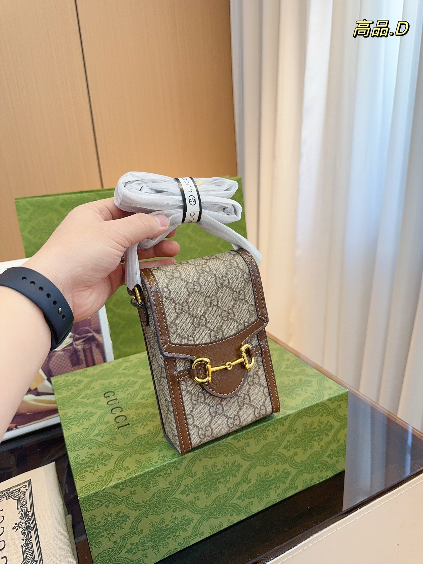 GUCCI-939