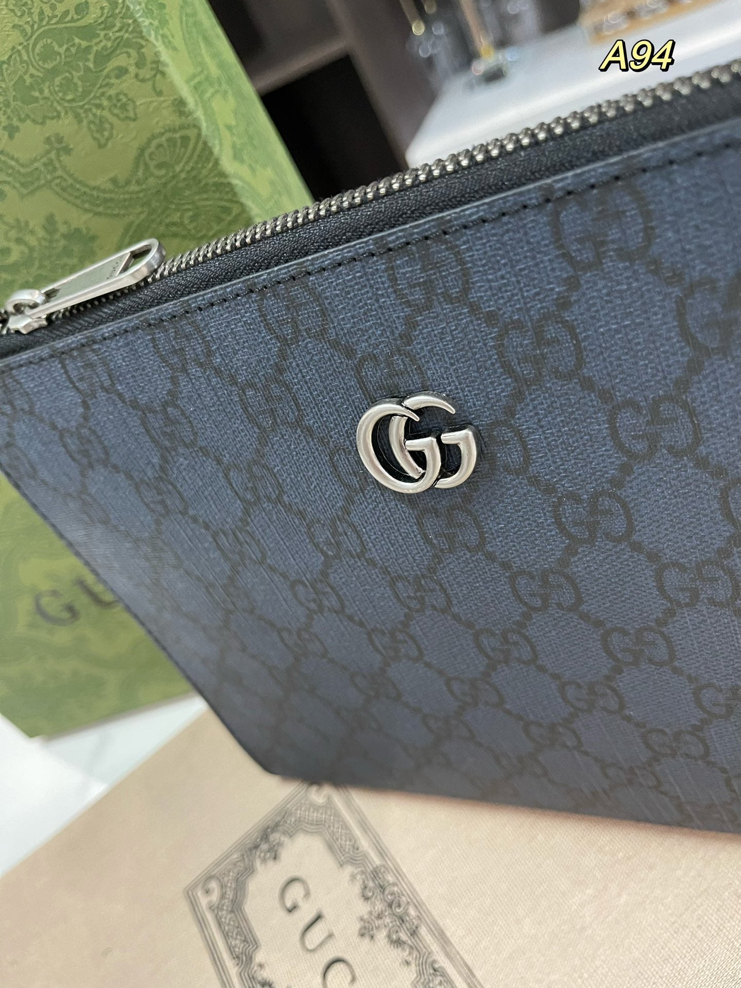 GUCCI-896