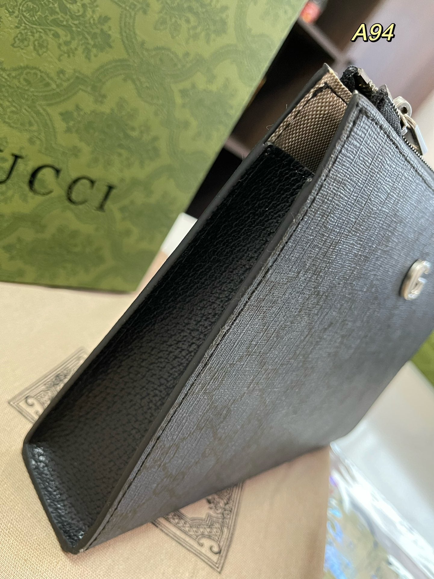 GUCCI-896