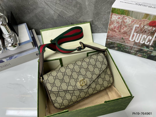 GUCCI-921