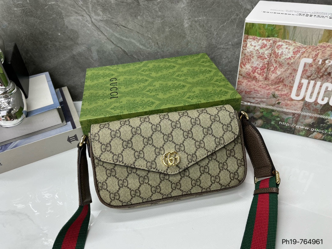 GUCCI-921