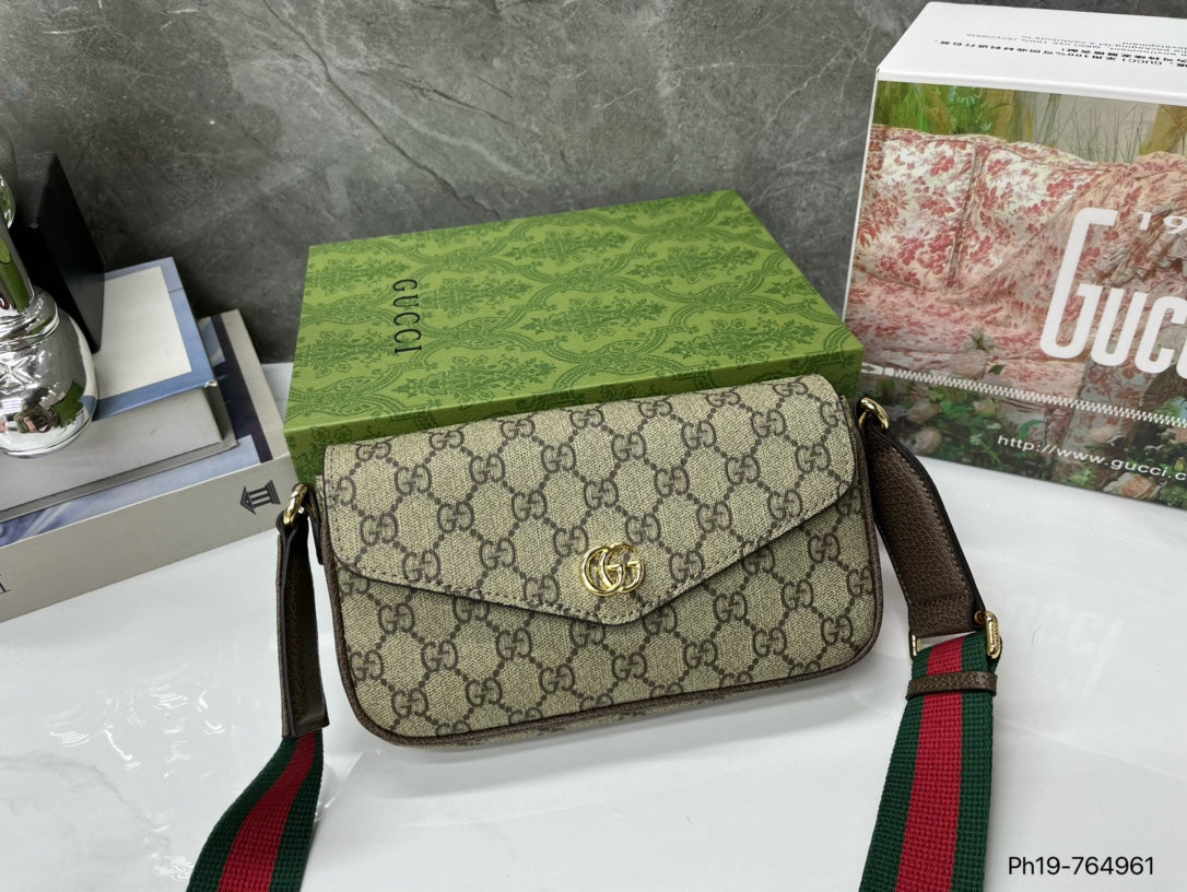 GUCCI-921