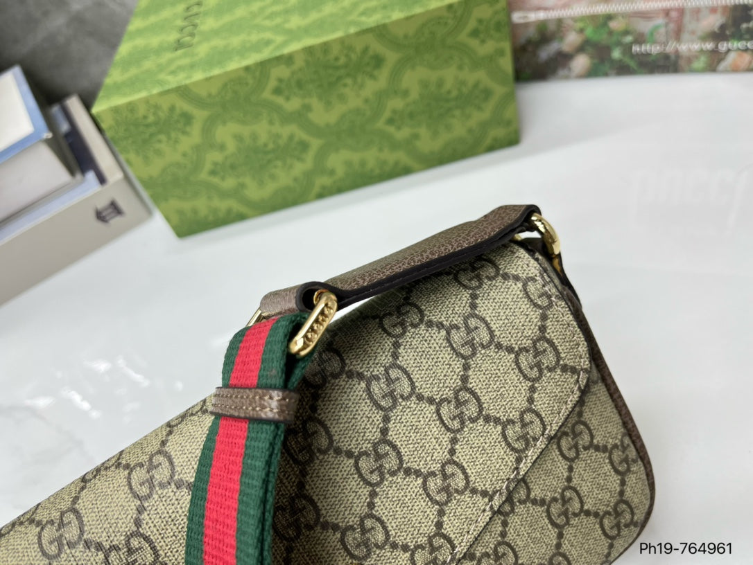 GUCCI-921