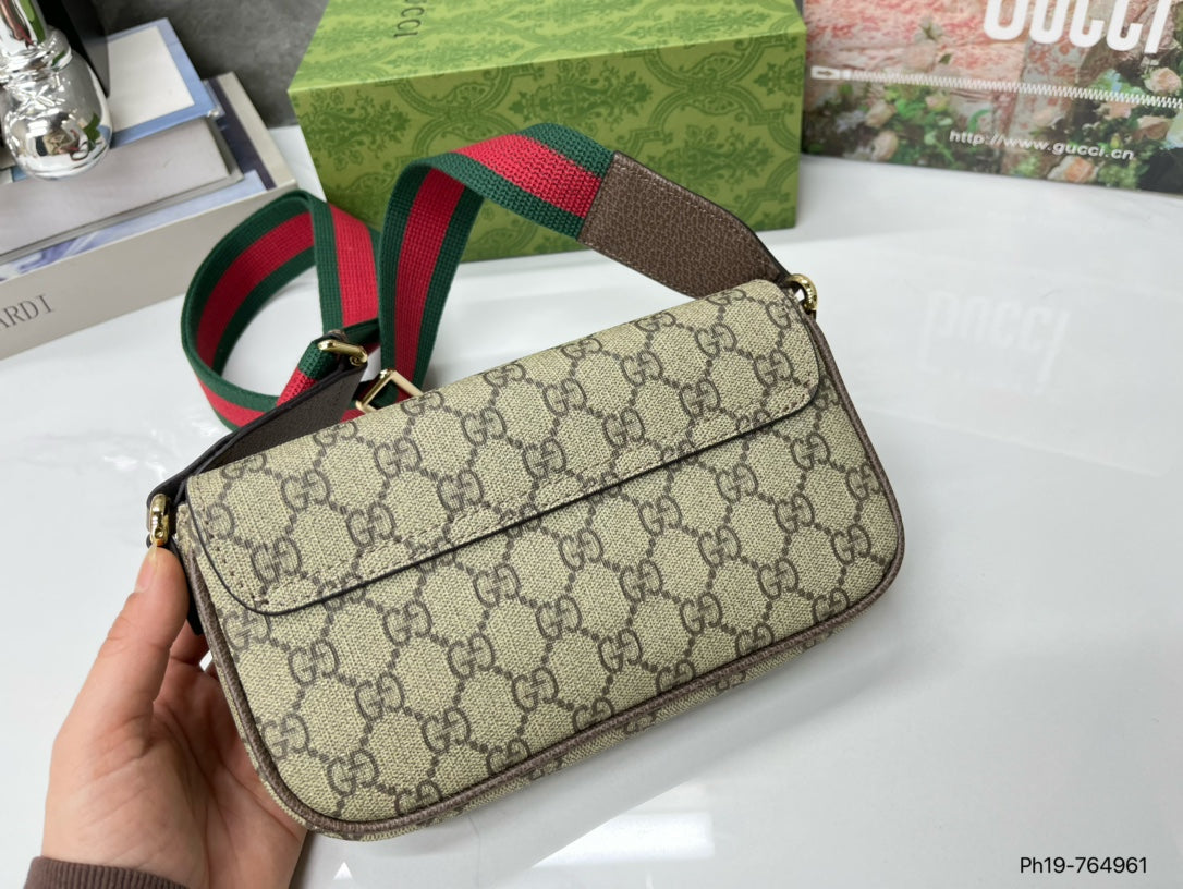 GUCCI-921