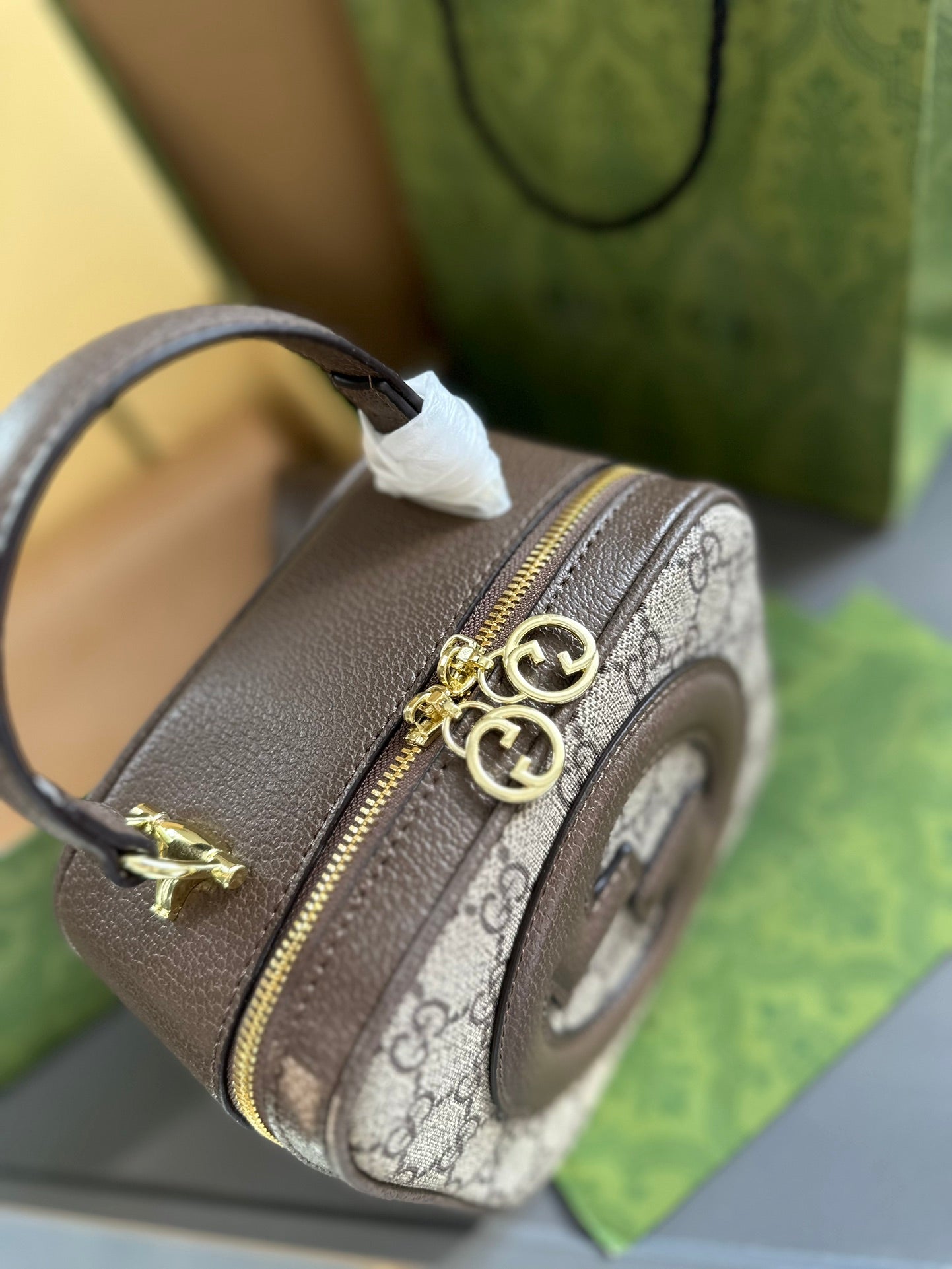 GUCCI-836
