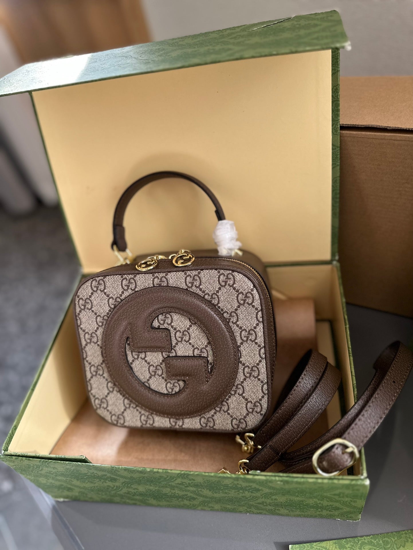 GUCCI-836
