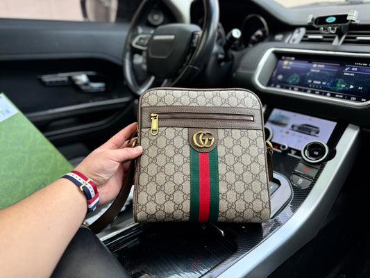 GUCCI-916