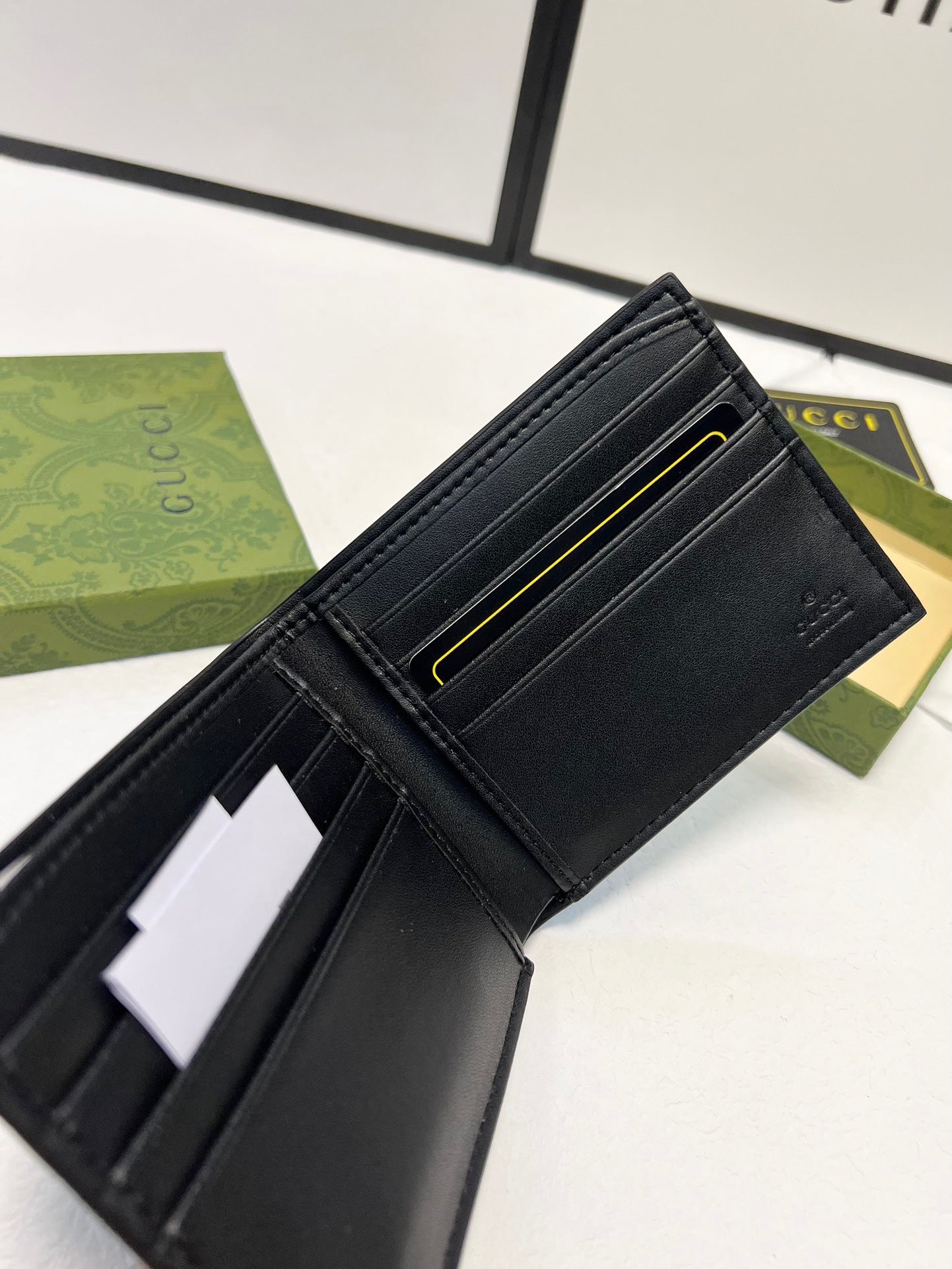 GUCCI-781