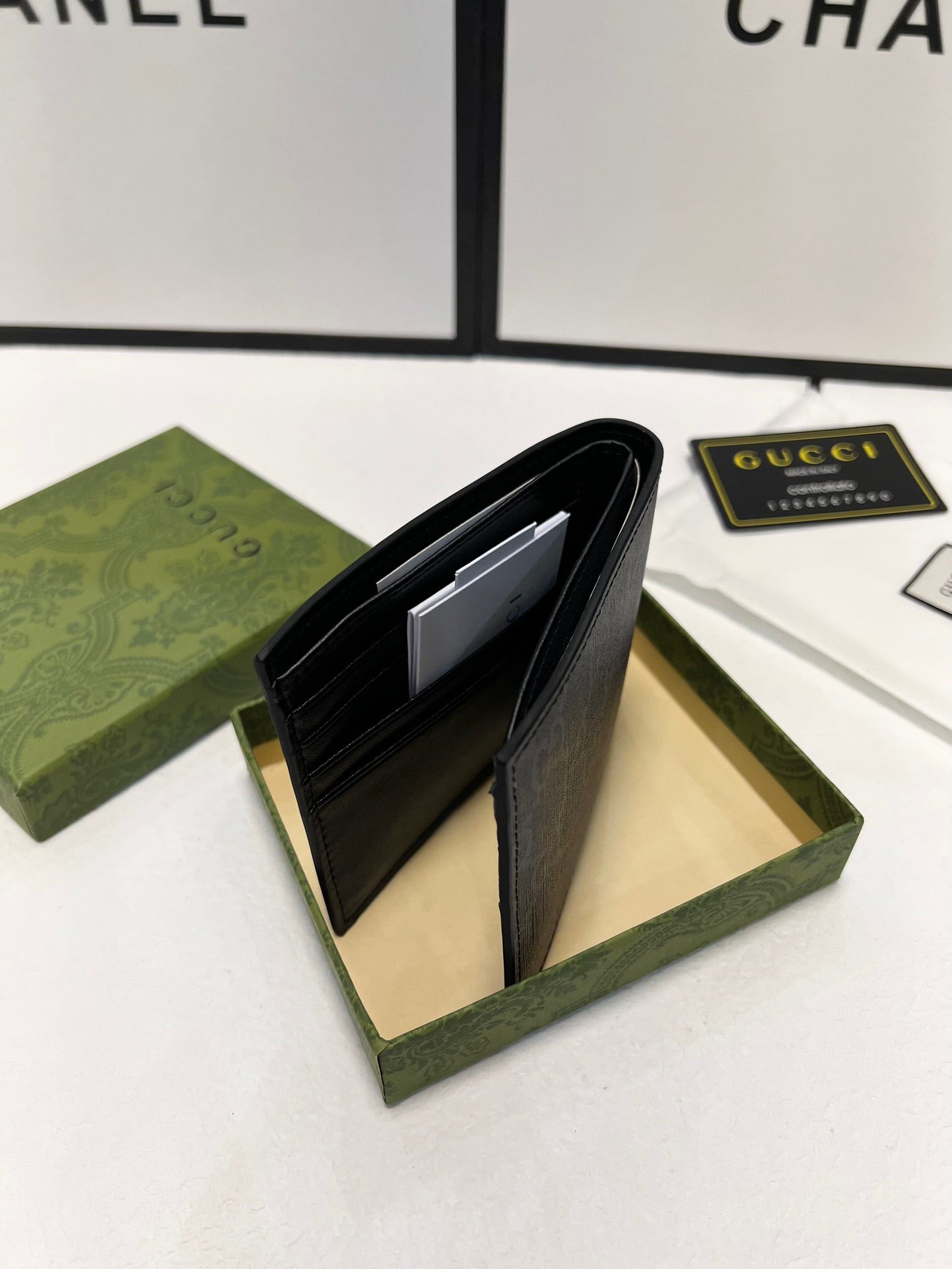 GUCCI-782