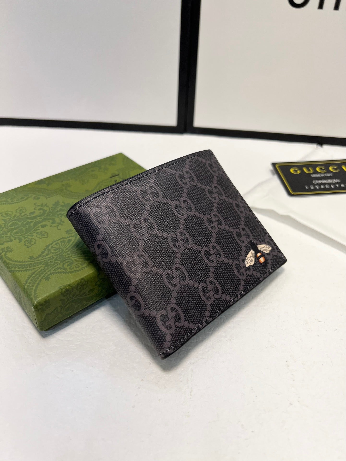 GUCCI-782