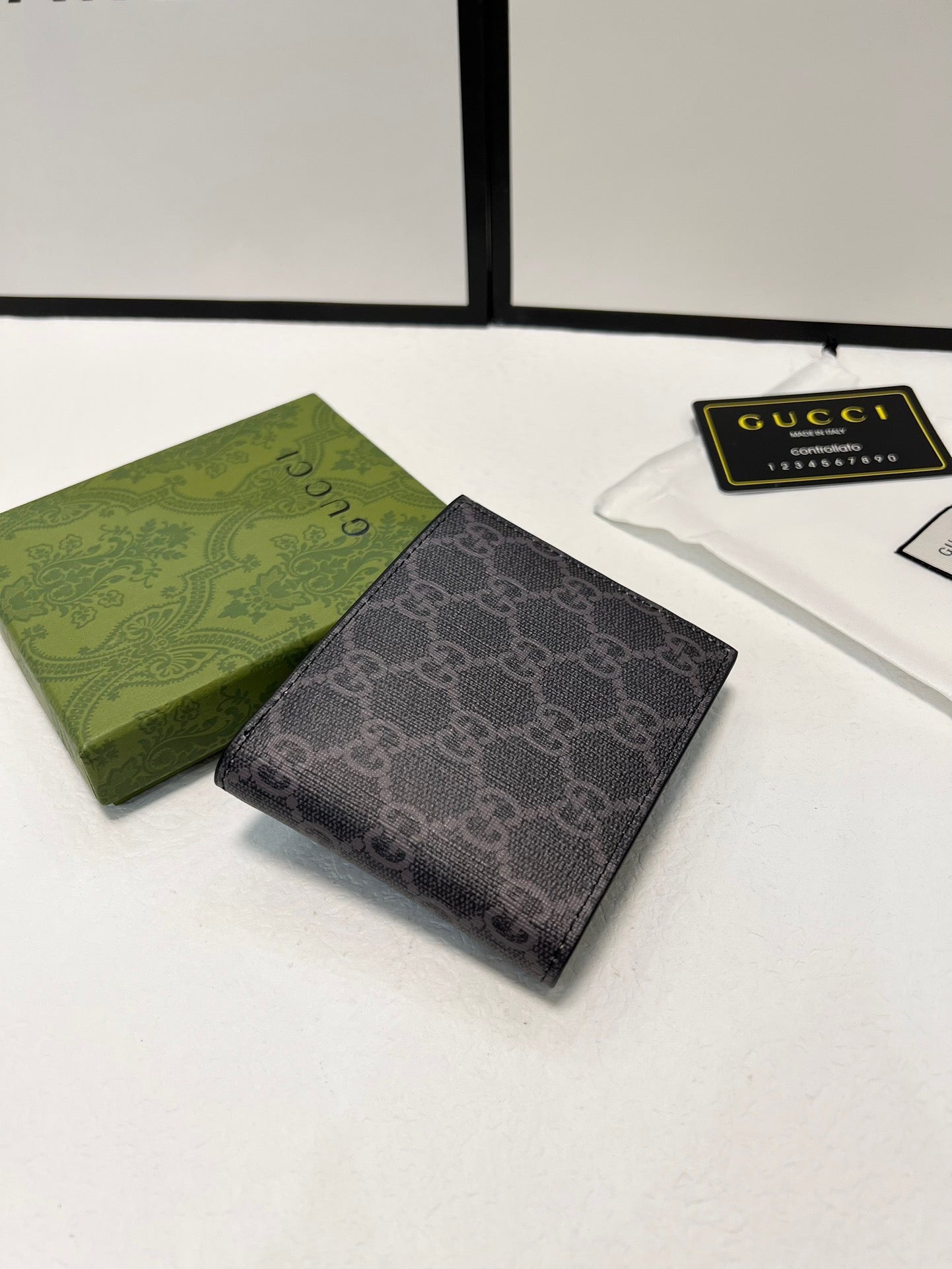 GUCCI-782