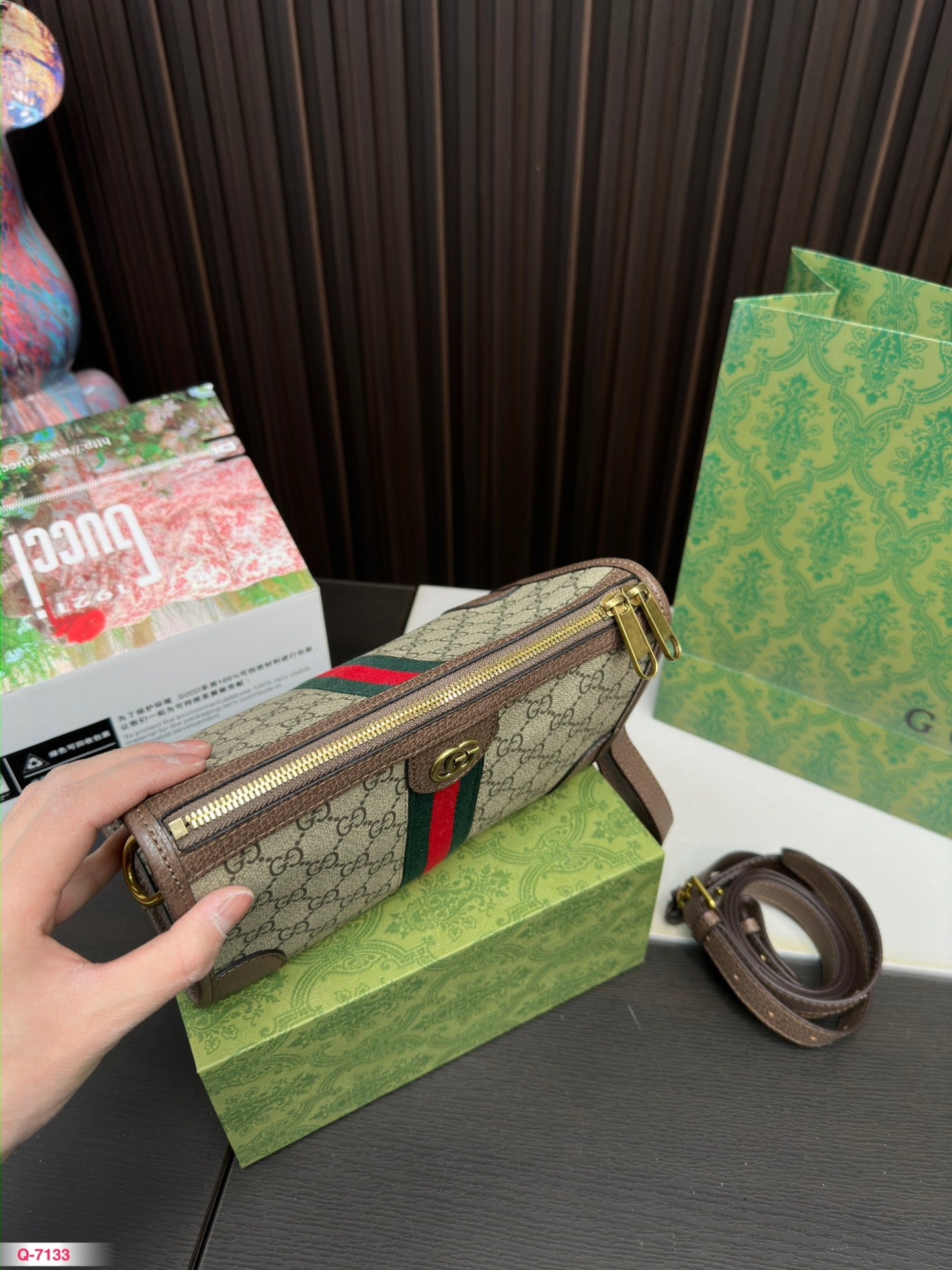 GUCCI-1021