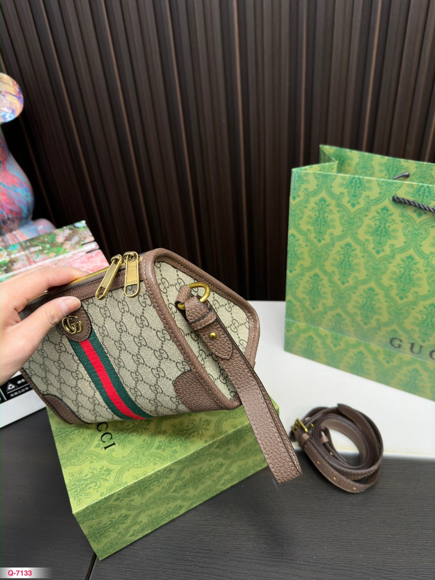 GUCCI-1021