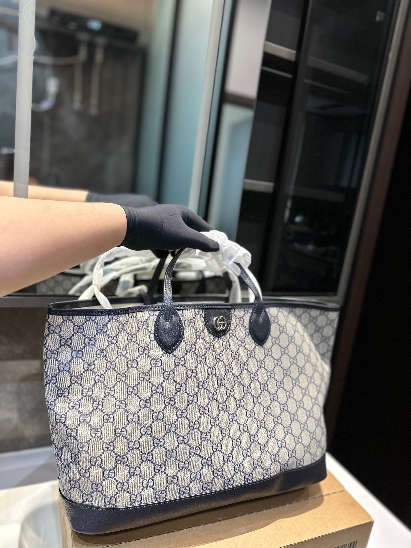 GUCCI-1027