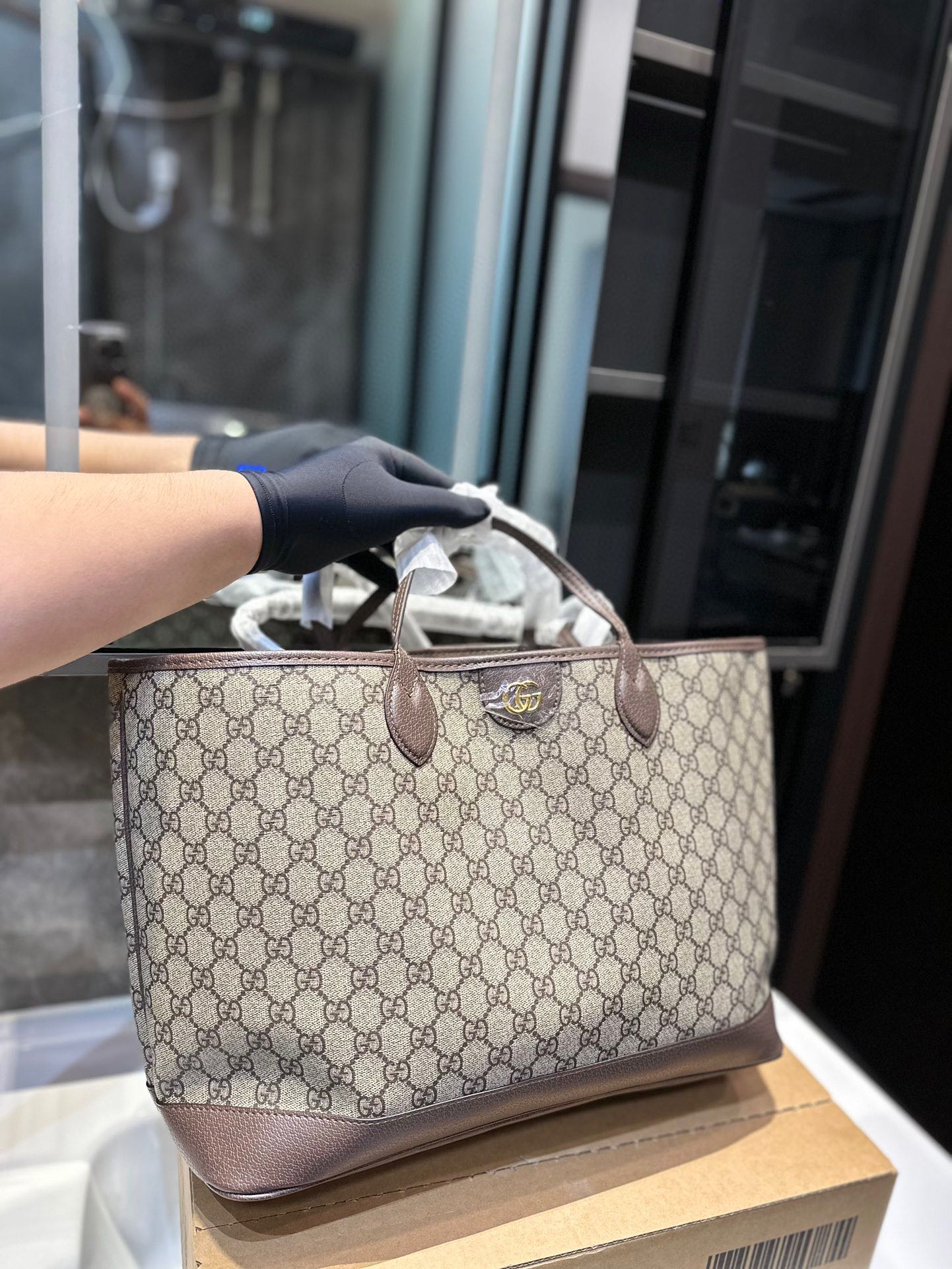 GUCCI-1027