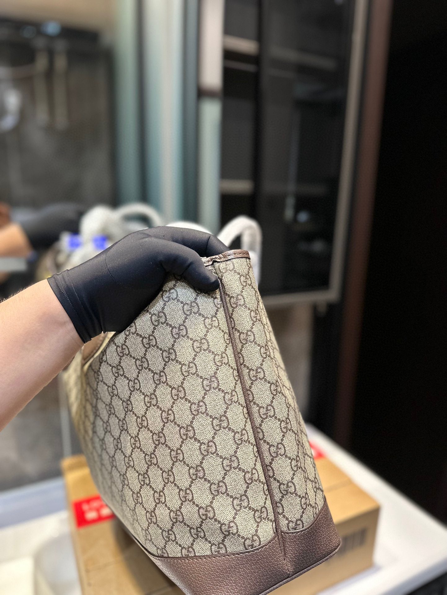 GUCCI-1027