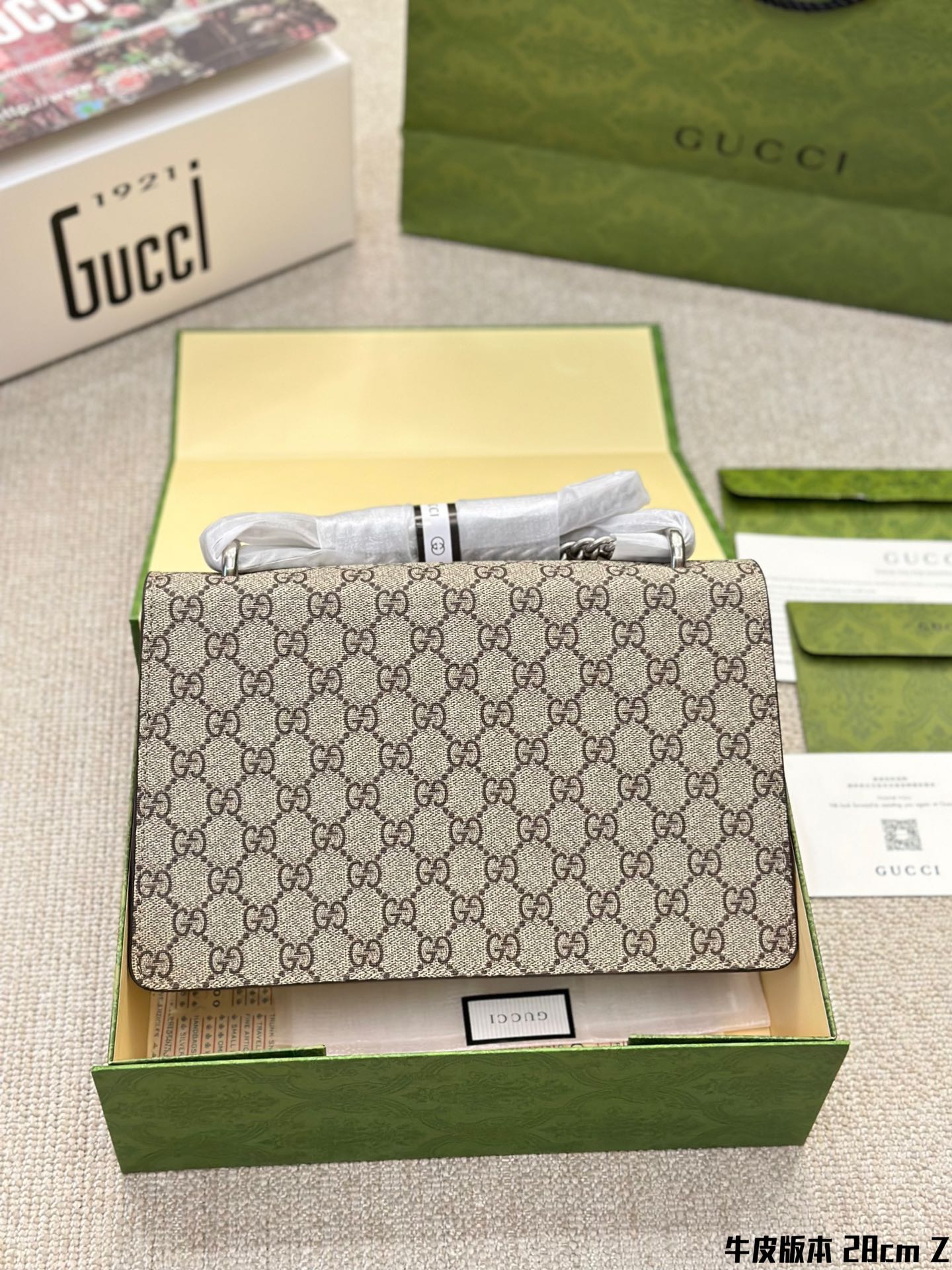GUCCI-1076