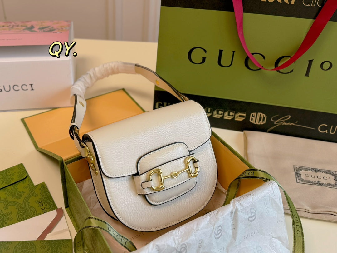 GUCCI-851