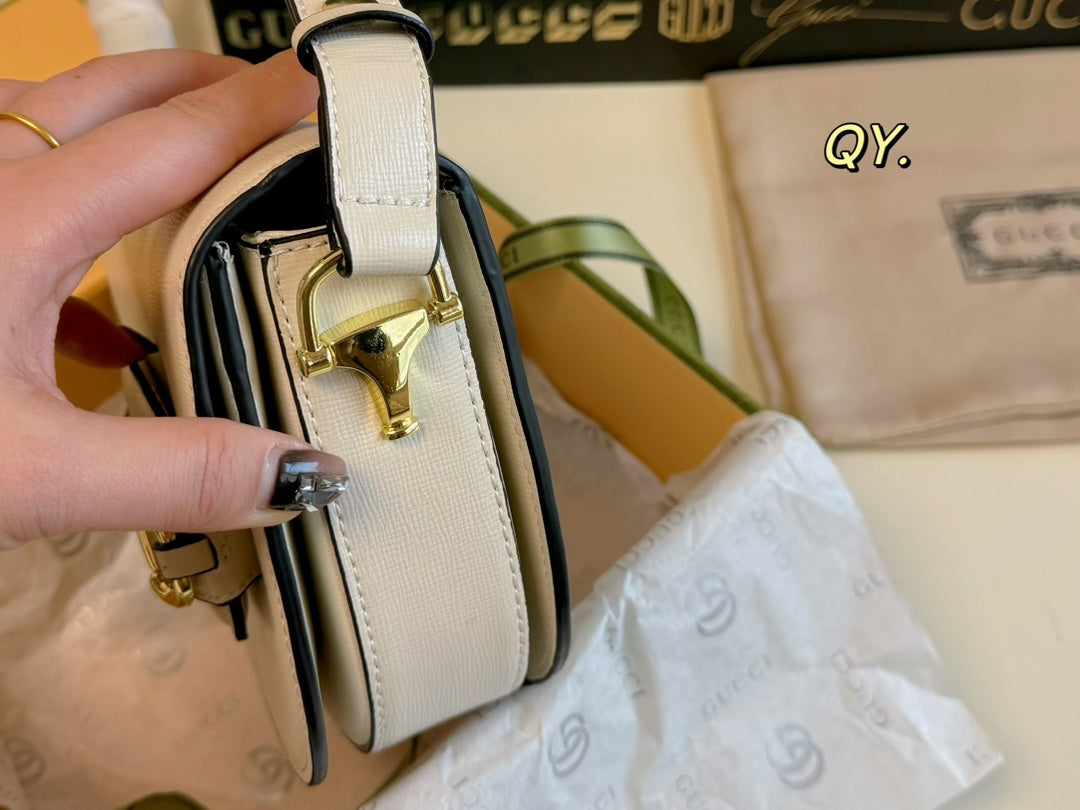 GUCCI-851
