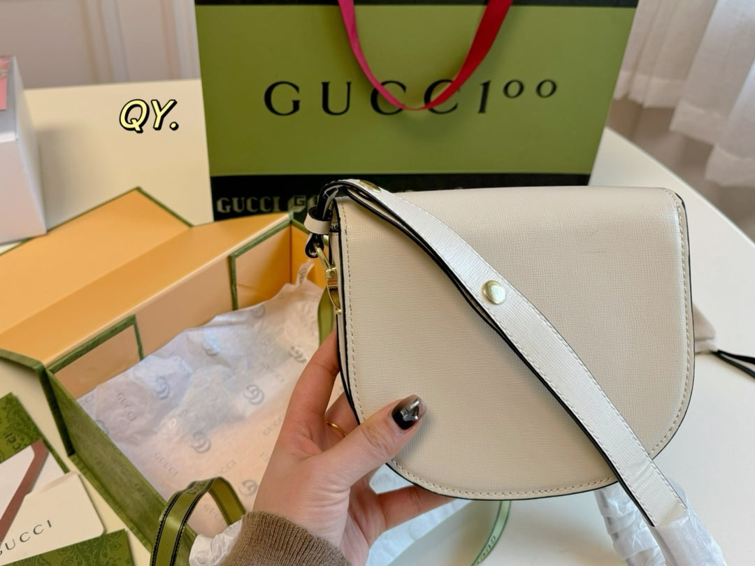 GUCCI-851