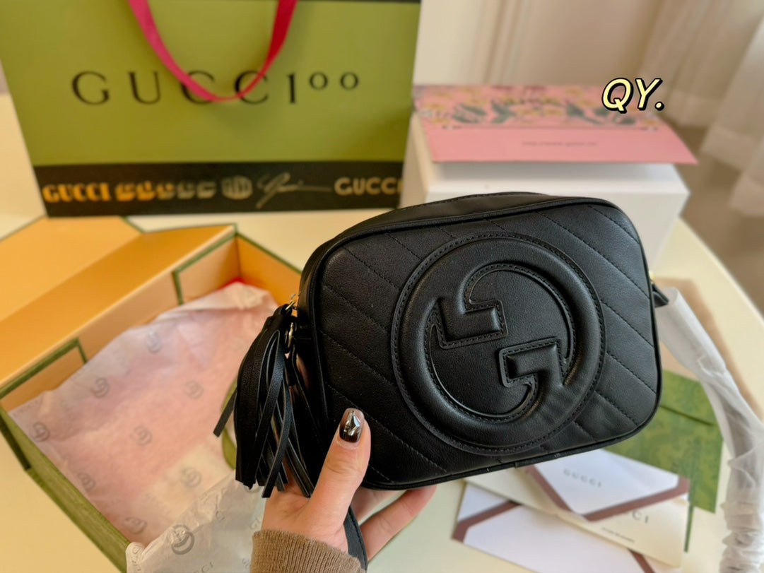GUCCI-825
