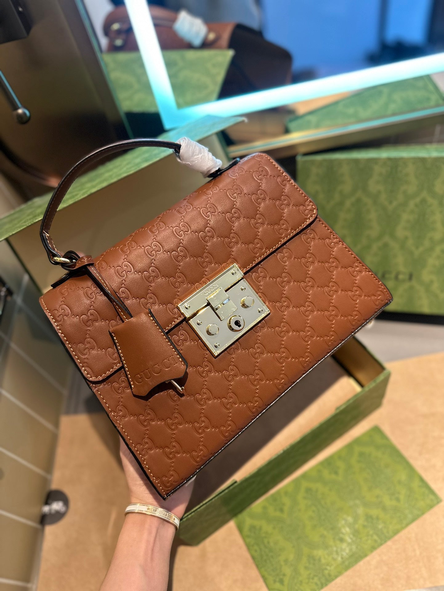 GUCCI-827