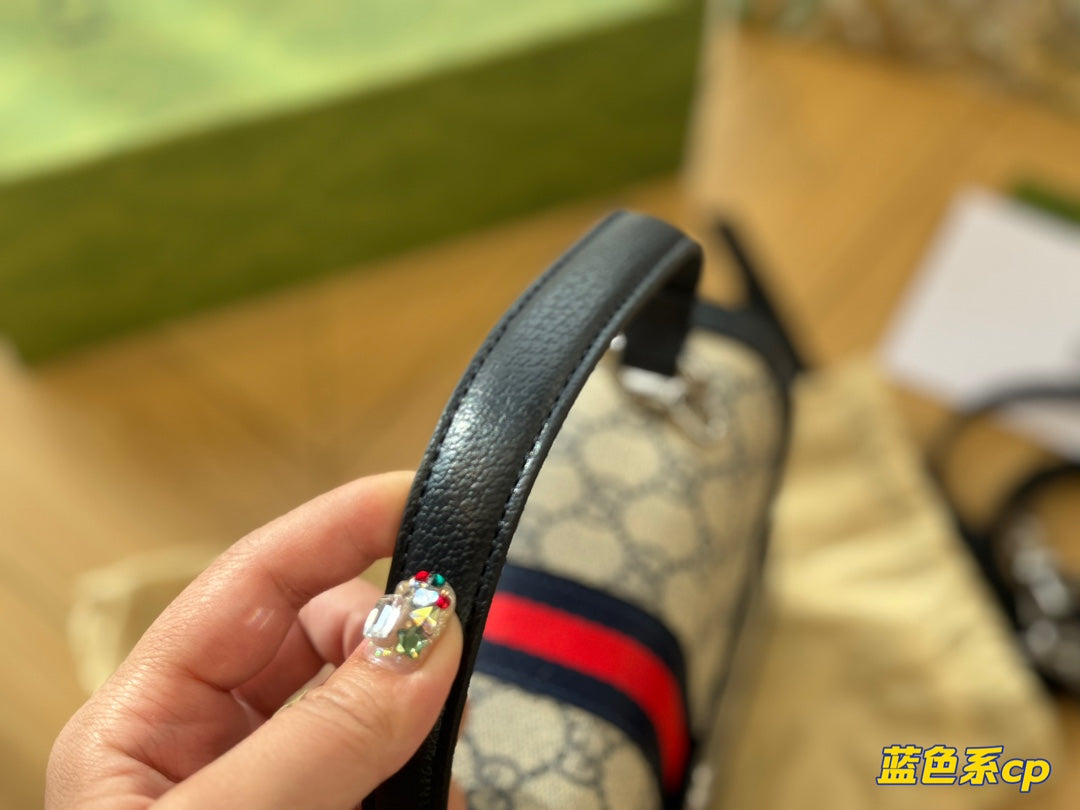 GUCCI-1022