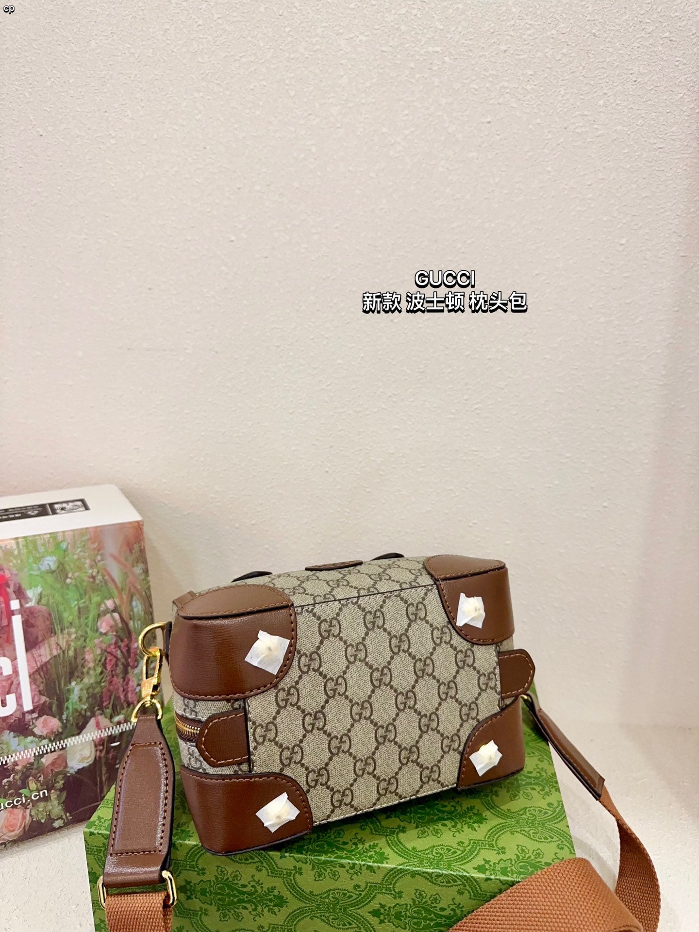 GUCCI-963