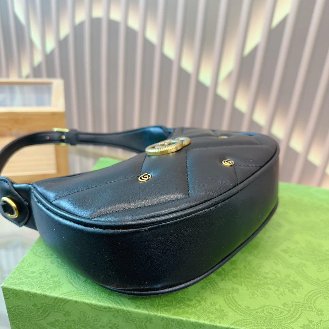 GUCCI-821