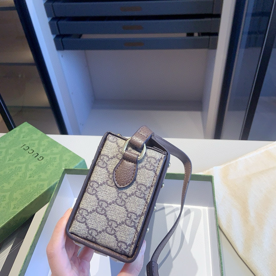 GUCCI-842